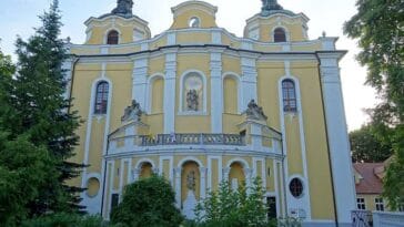 katedra bazylika Trzemeszno ciekawostki atrakcje zabytki