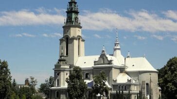 kościół św. Barbary miasto Pionki ciekawostki atrakcje zabytki woj. mazowieckie