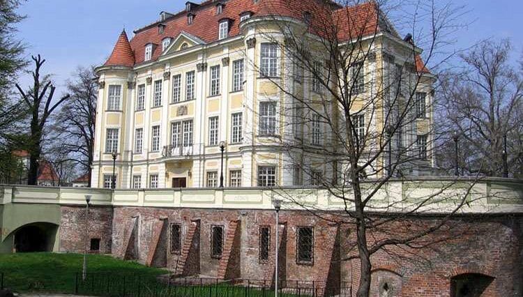 zamek Wrocław Leśnica ciekawostki atrakcje zabytki