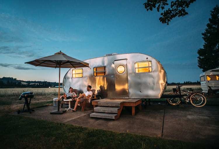 wakacje w przyczepie kempingowej czy warto