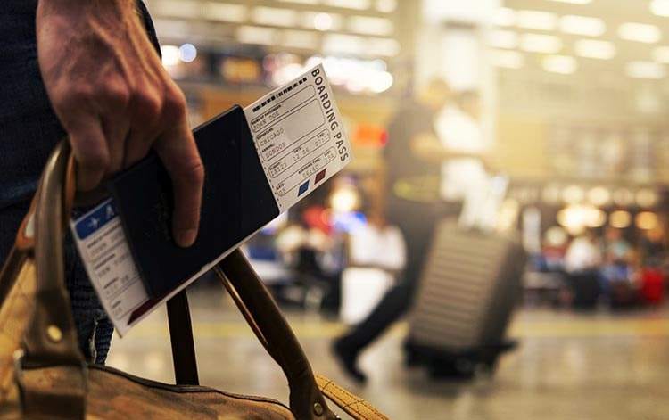 karta pokładowa lotnisko przelot samolotem