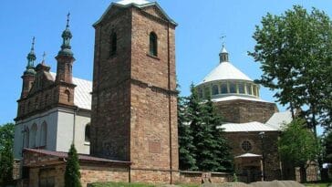 Zagnańsk ciekawostki kościół św. Rozalii i Marcina