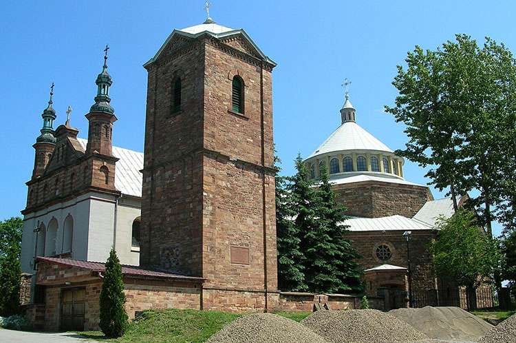 Zagnańsk ciekawostki kościół św. Rozalii i Marcina