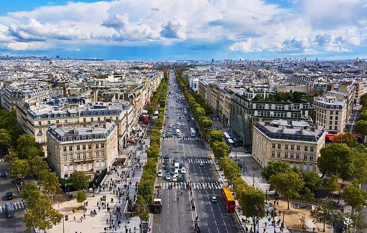 Paryż Pola Elizejskie w Paryżu