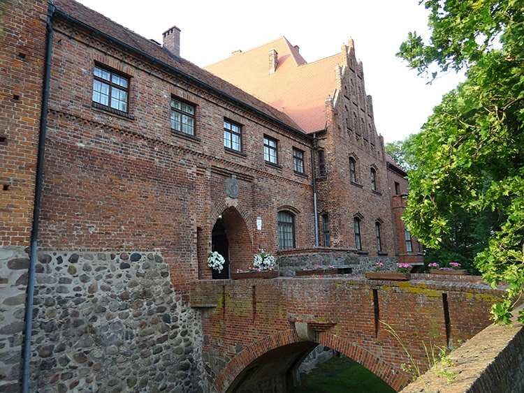 Pęzino ciekawostki zachodniopomorskie wejście na zamek