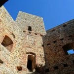 ruiny zamku Drzewica ciekawostki atrakcje zabytki