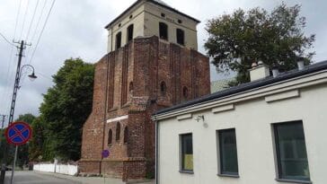 dzwonnica kościoła Szadek ciekawostki atrakcje zabytki