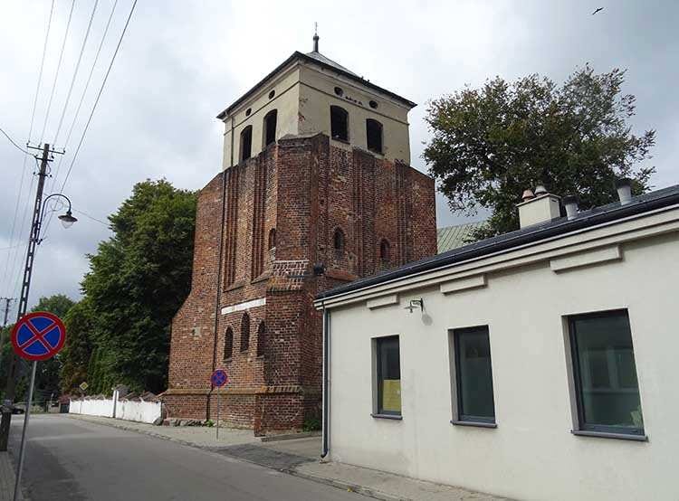 dzwonnica kościoła Szadek ciekawostki atrakcje zabytki