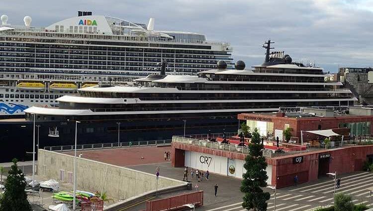 miasto Funchal ciekawostki Madera port statki